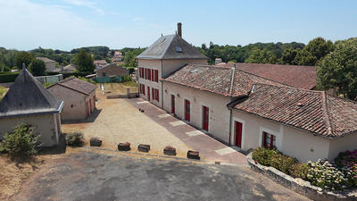 Maison - 289 m² - 9 pièces