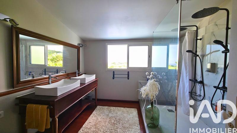 Maison - 167 m² - 6 pièces