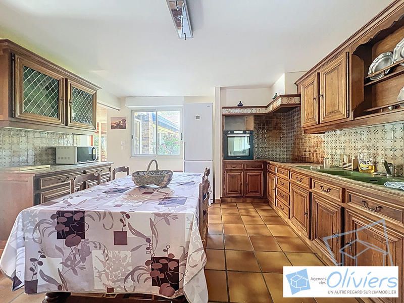 Maison contemporaine - 310 m² - 11 pièces