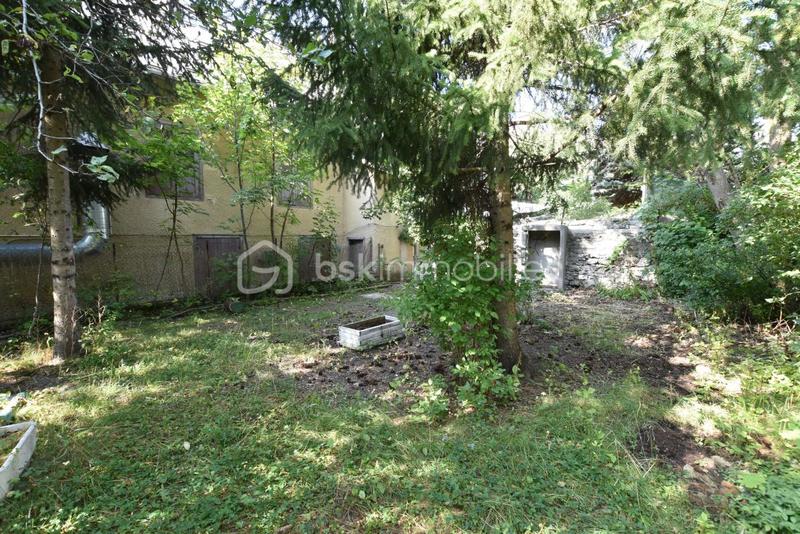 Appartement - 242 m² - 7 pièces