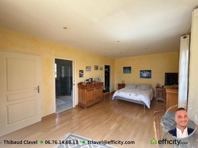 Maison - 208 m² - 6 pièces