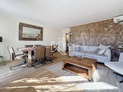 Appartement - 95 m² - 4 pièces