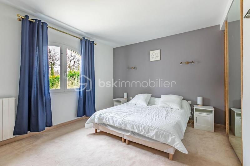 Propriété - 453 m² - 9 pièces