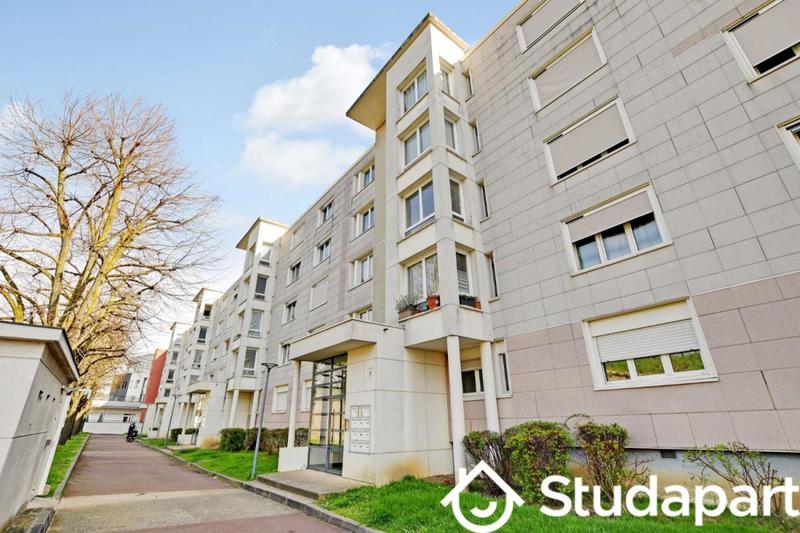 Chambre - 10 m² - 1 pièce