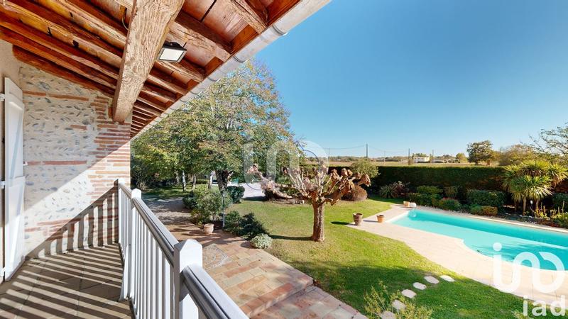 Maison - 242 m² - 6 pièces