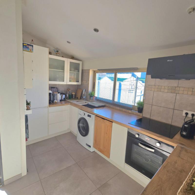 Immeuble - 140 m² - 8 pièces