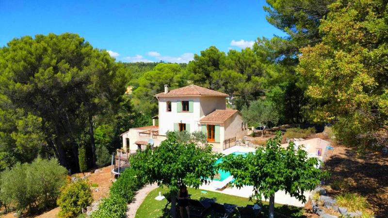 Villa - 190 m² - 6 pièces