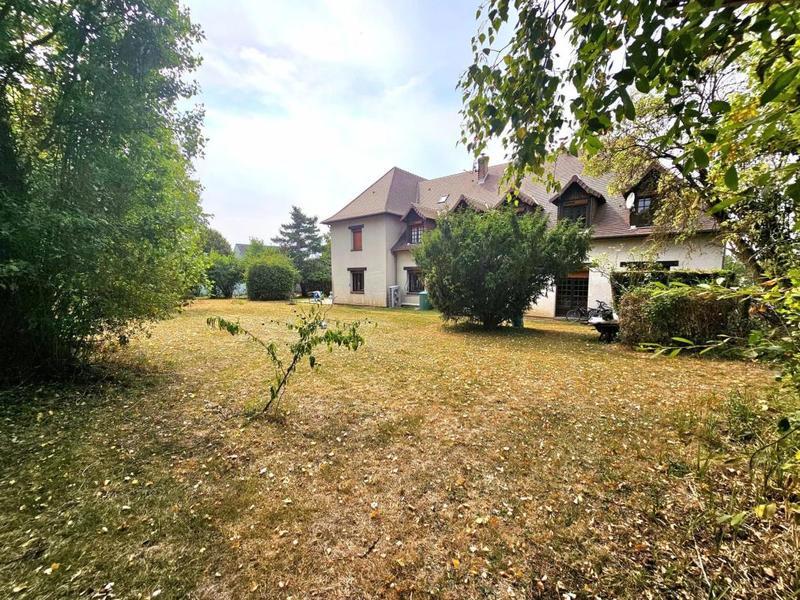 Maison - 362 m² - 12 pièces