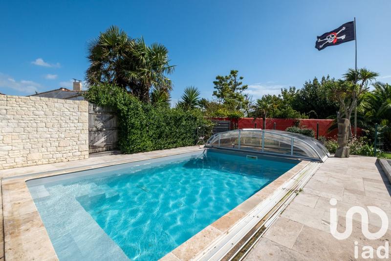 Maison - 220 m² - 5 pièces