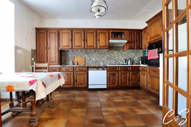 Maison - 272 m² - 10 pièces