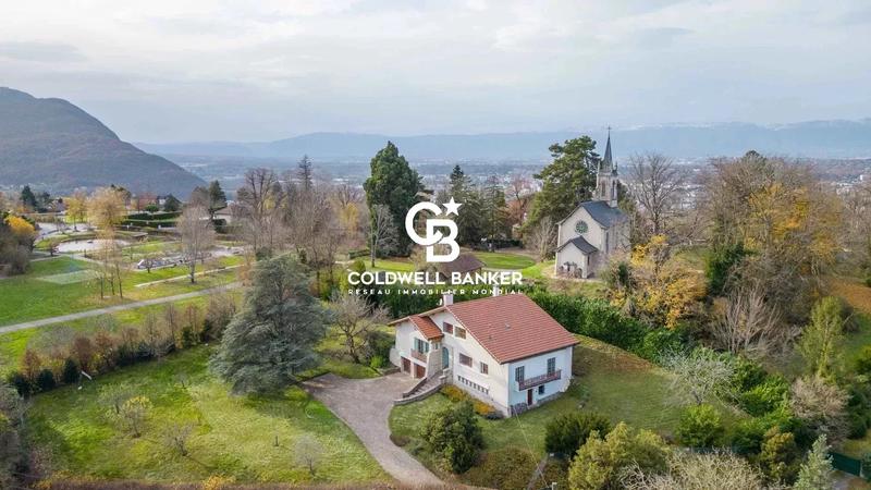 Maison - 206 m² - 10 pièces