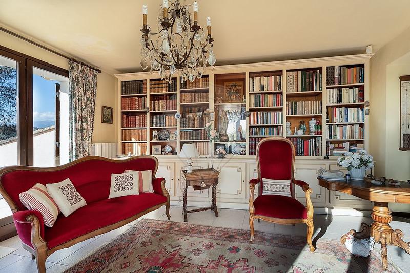 Propriété - 307 m² - 10 pièces