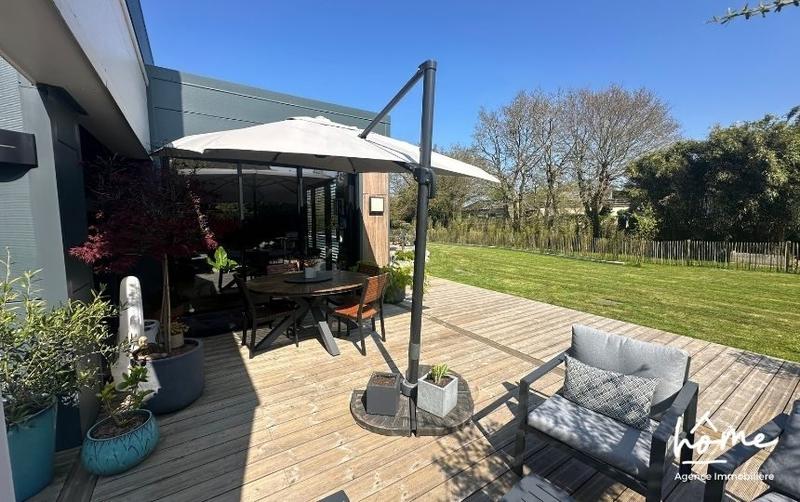 Maison contemporaine - 300 m² - 10 pièces