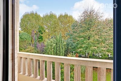 Appartement ancien - 147 m² - 6 pièces