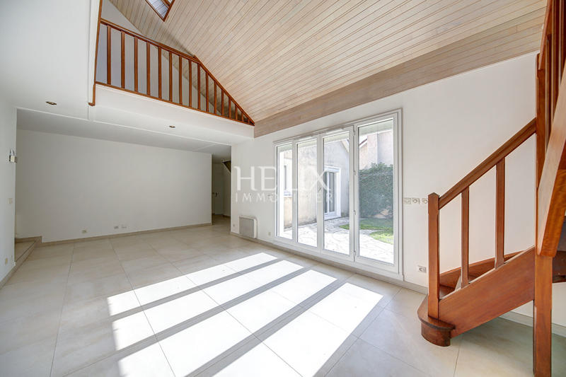 Maison - 152 m² - 6 pièces