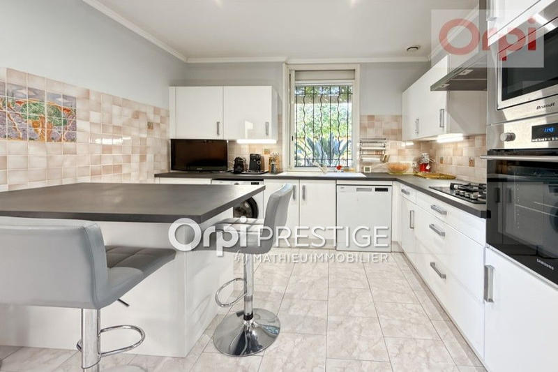 Maison - 140 m² - 5 pièces