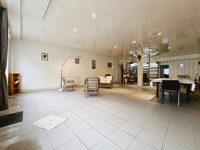 Maison - 208 m² - 6 pièces