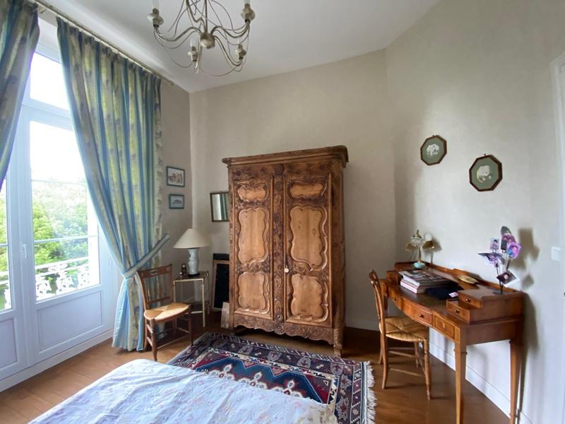 Maison - 266 m² - 8 pièces