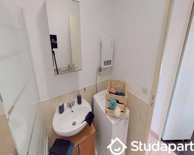 Chambre - 70 m² - 1 pièce