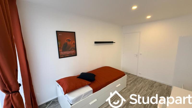 Chambre - 11 m² - 1 pièce