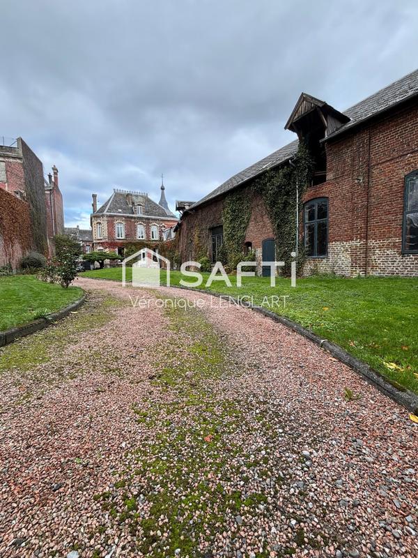 Maison - 353 m² - 10 pièces