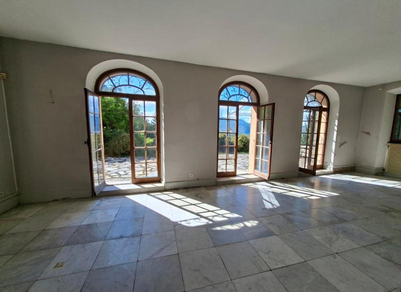 Maison de maîtres - 428 m² - 10 pièces