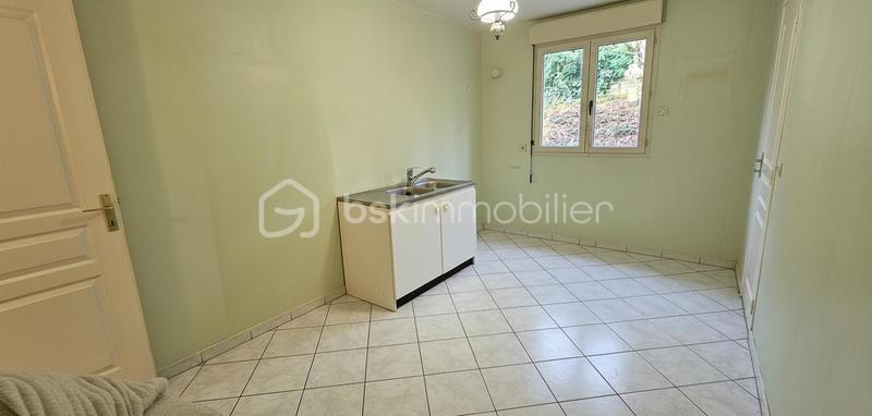 Demeure - 241 m² - 8 pièces