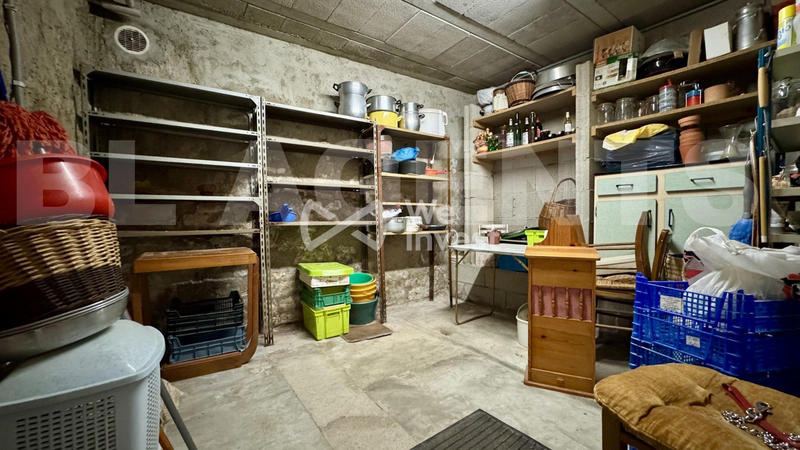 Maison - 231 m² - 7 pièces