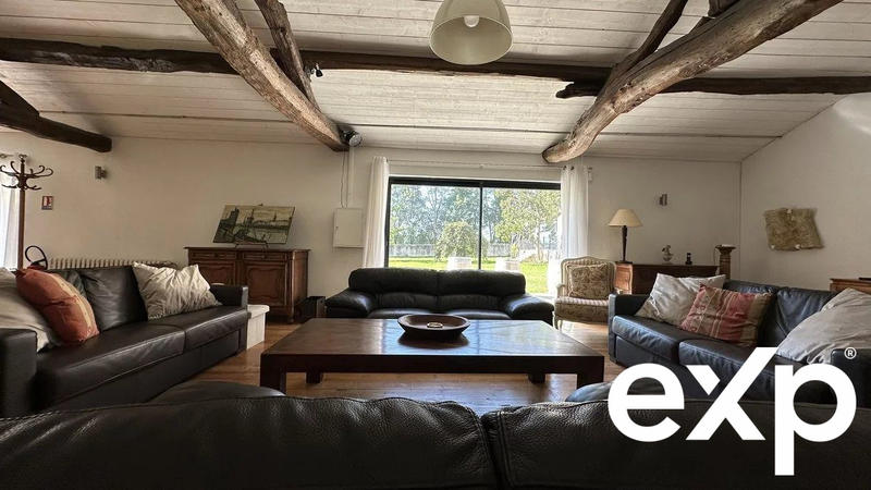 Maison - 768 m² - 17 pièces