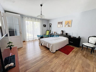 Maison traditionnelle - 153 m² - 5 pièces