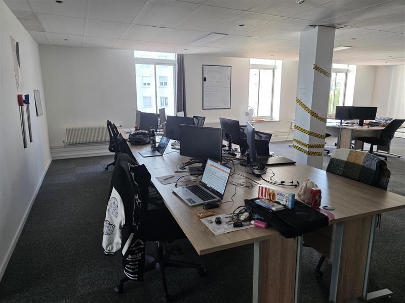 Bureau - 243 m²