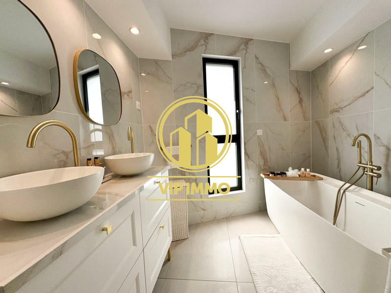 Maison contemporaine - 160 m² - 8 pièces