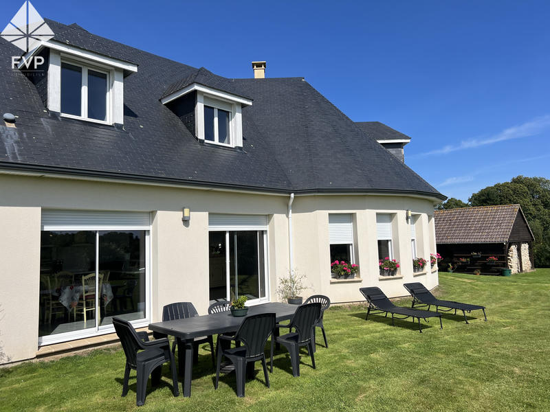 Maison - 185 m² - 8 pièces