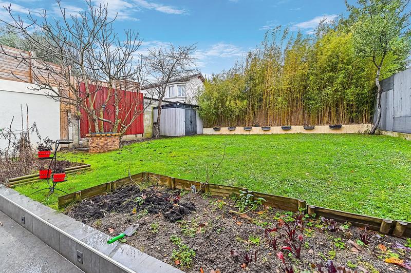 Maison - 216 m² - 6 pièces