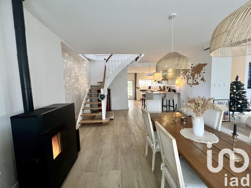 Maison - 201 m² - 6 pièces