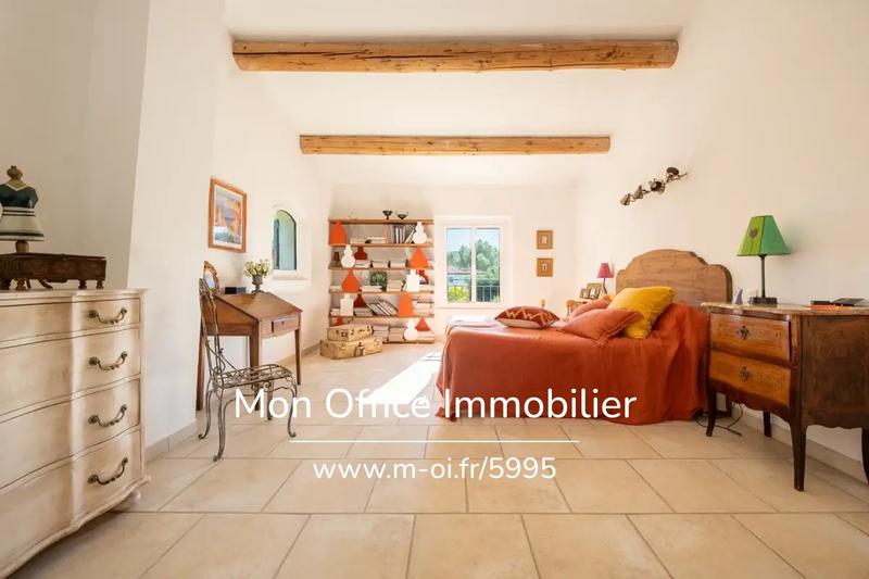 Maison - 224 m² - 7 pièces
