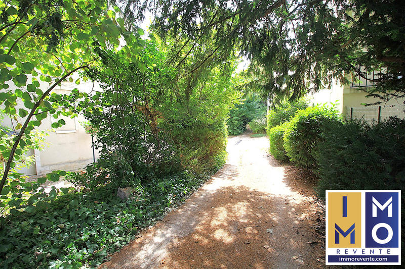 Maison - 458 m² - 11 pièces