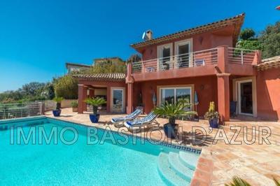 Villa - 270 m² - 8 pièces