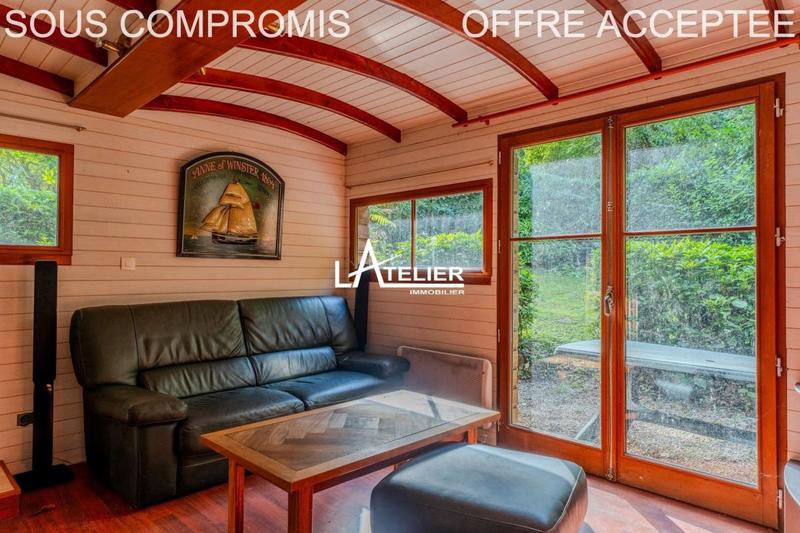 Maison - 230 m² - 8 pièces