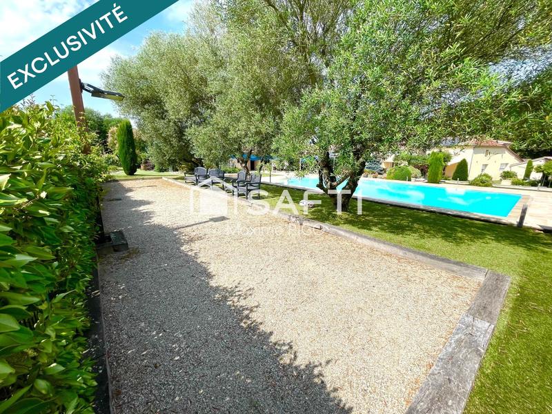 Maison - 518 m² - 12 pièces