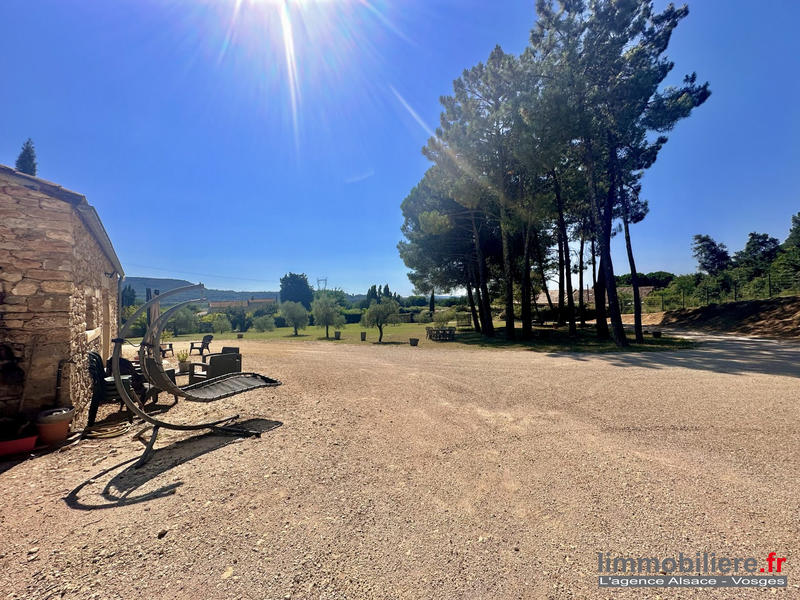 Mas - 300 m² - 9 pièces