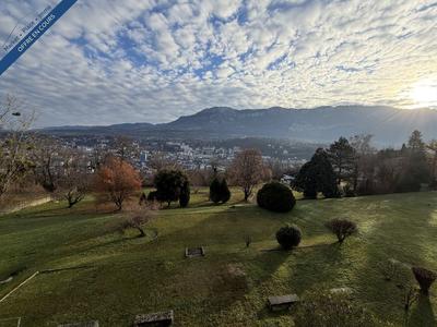 Appartement - 90 m² - 5 pièces