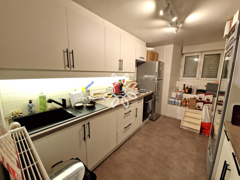 Maison - 236 m² - 9 pièces