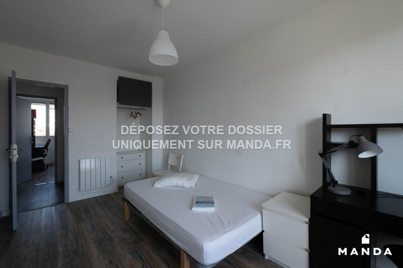Chambre - 12 m² - 4 pièces