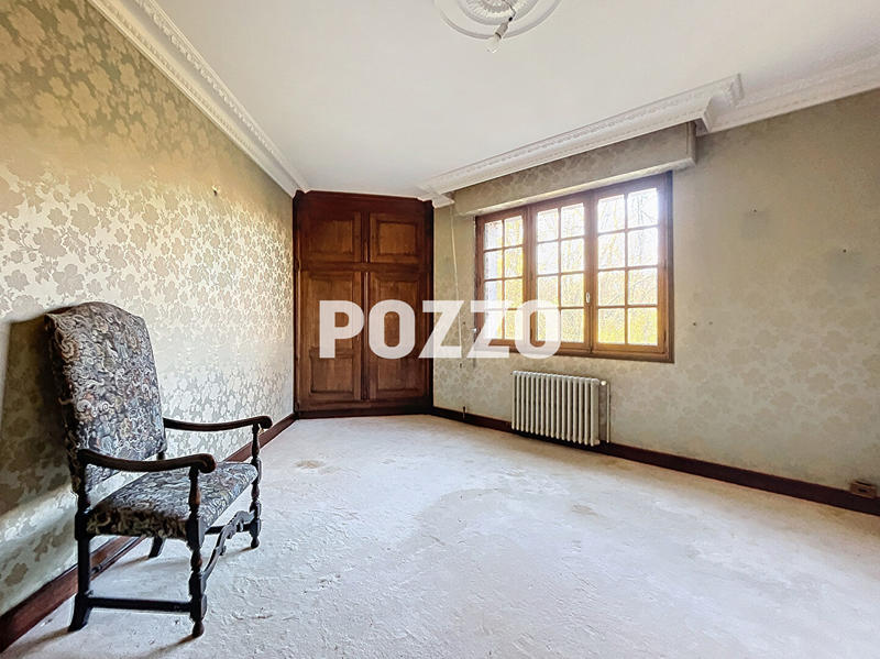 Maison - 250 m² - 9 pièces