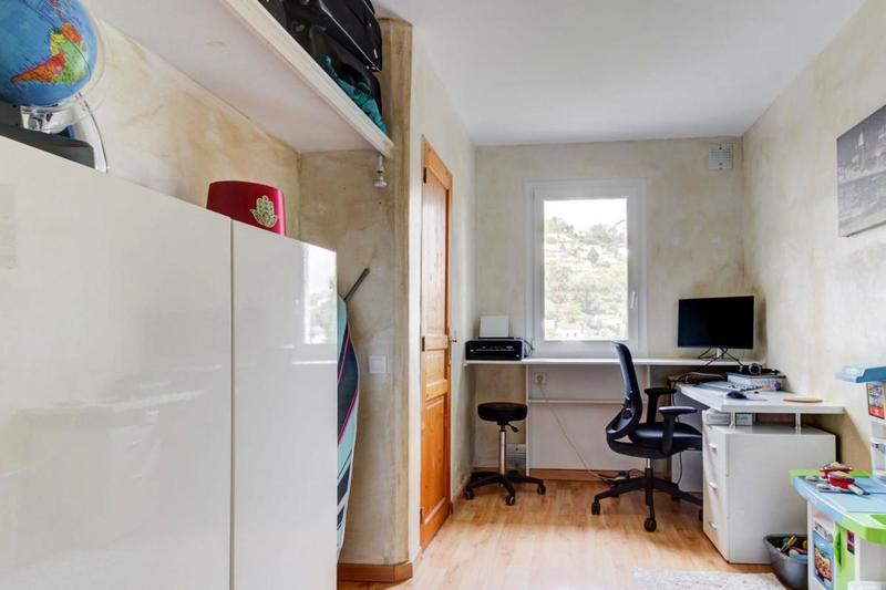 Appartement - 110 m² - 4 pièces