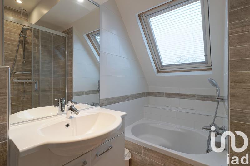 Maison - 188 m² - 8 pièces