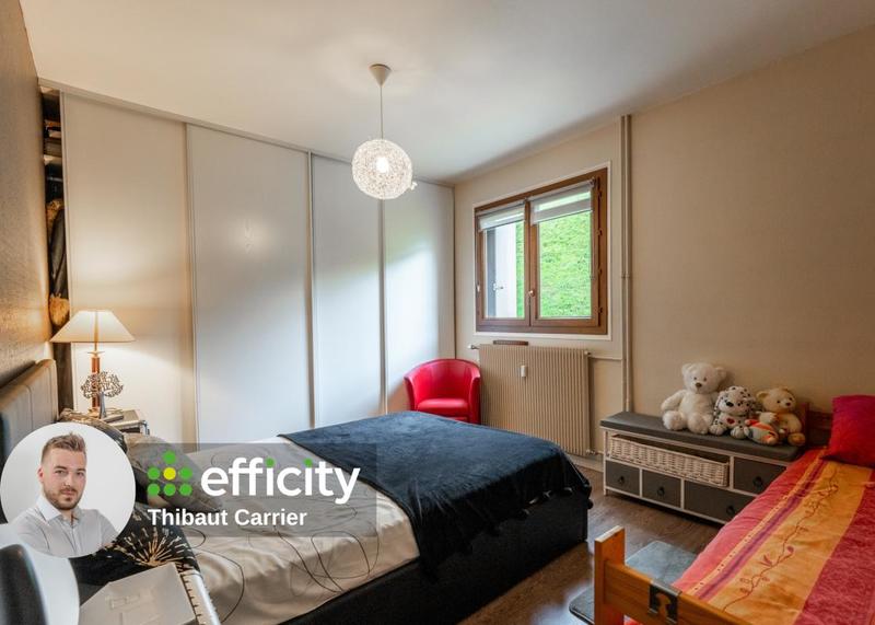 Appartement - 93 m² - 5 pièces