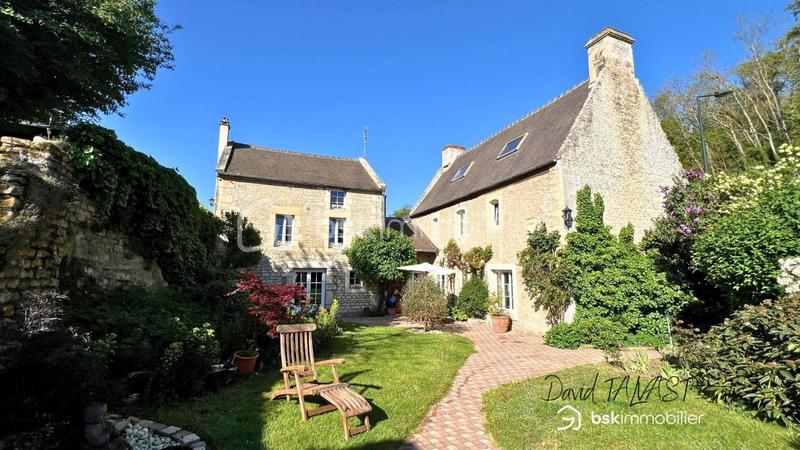 Propriété - 261 m² - 11 pièces