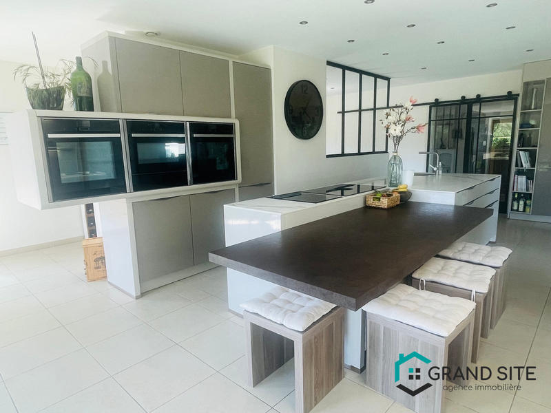 Maison - 162 m² - 6 pièces